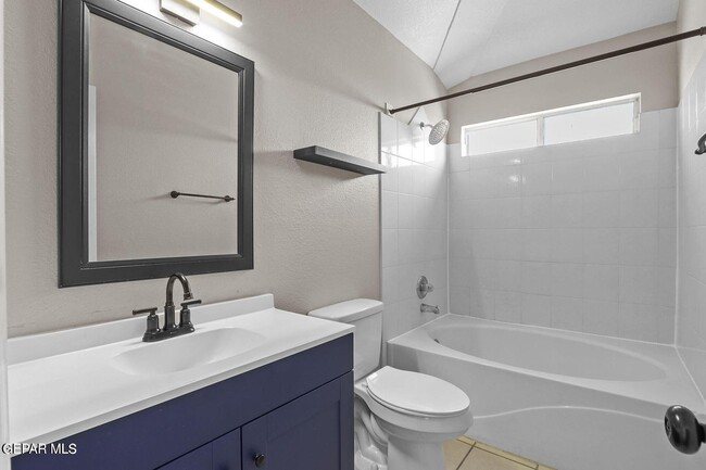 Building Photo - 12425 Red Sun Dr