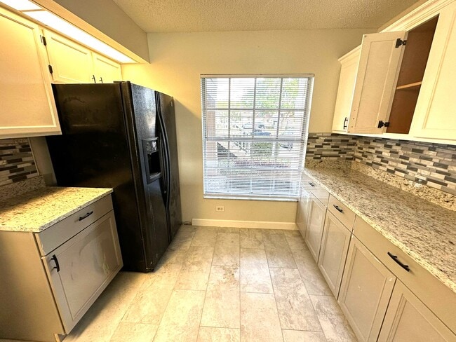 Building Photo - 13828 Timberbrooke Dr