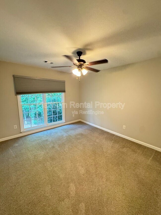 Building Photo - 3250 Hopewell Chase Dr