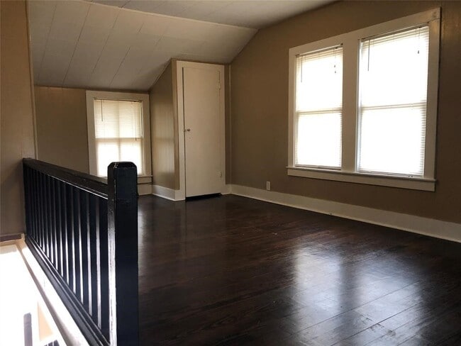 Building Photo - 208 Ave A