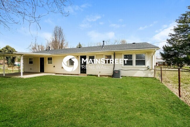 Building Photo - 3 Bedroom Pet-Friendly Home in LOUISVILLE,...