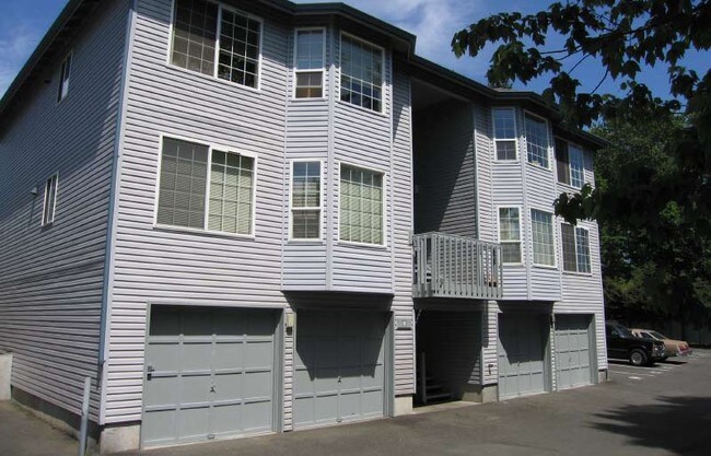 Primary Photo - 200 Garden Ct