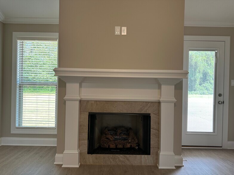 Building Photo - 84 Jackson Creek Dr