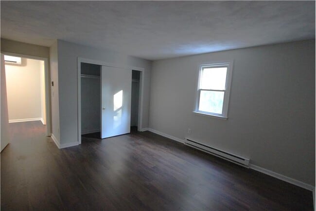 Building Photo - 70 Beach St