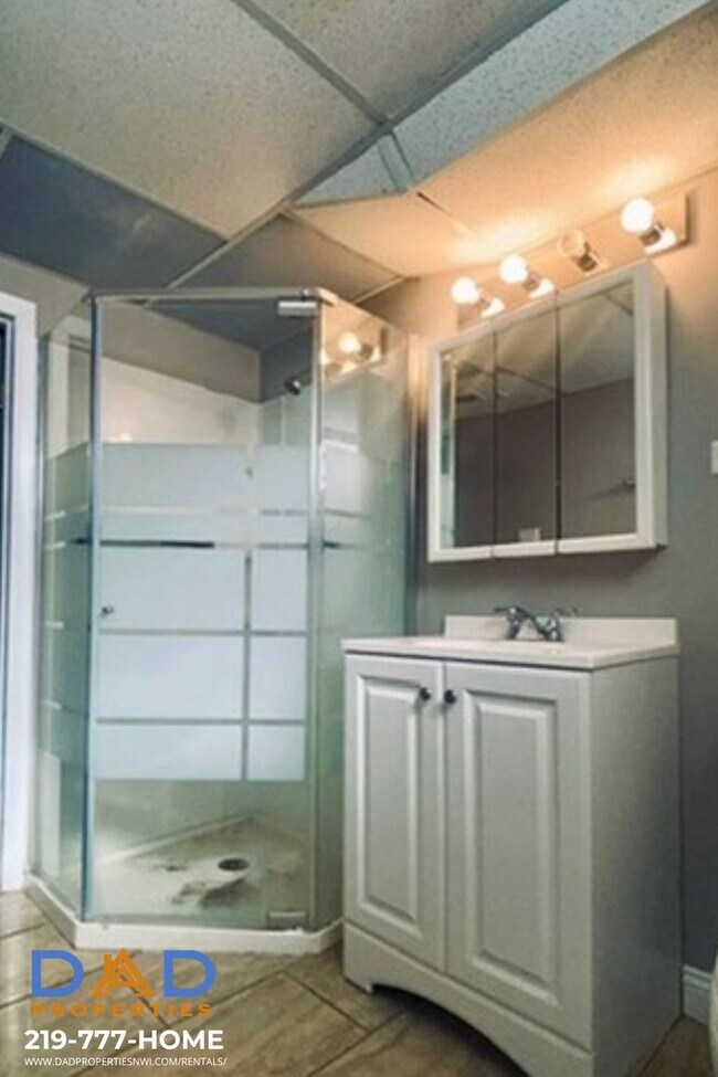 Building Photo - Spacious Updated 3 Bedroom Home in East Chicago