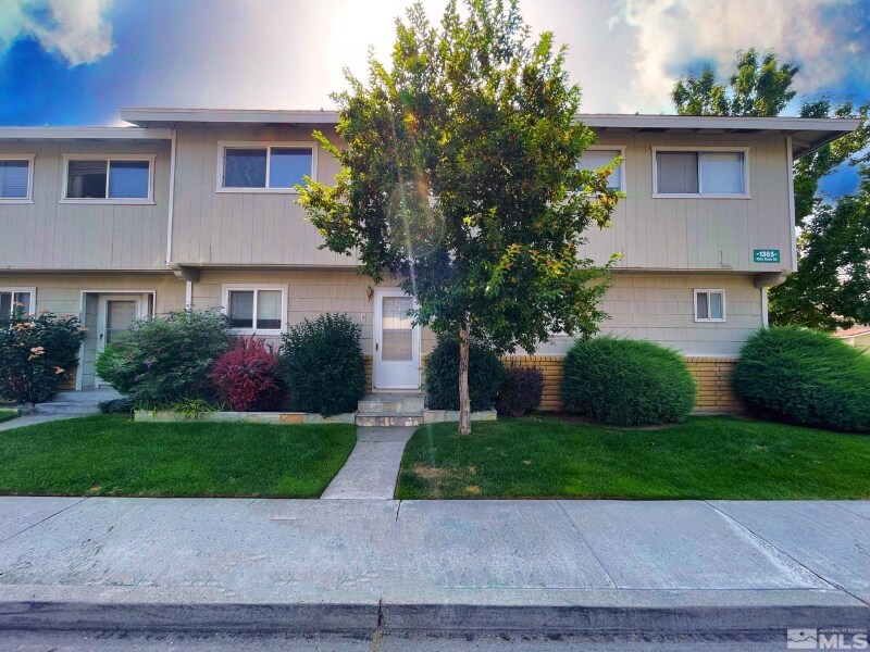 Building Photo - 1365 Kittyhawk Ave
