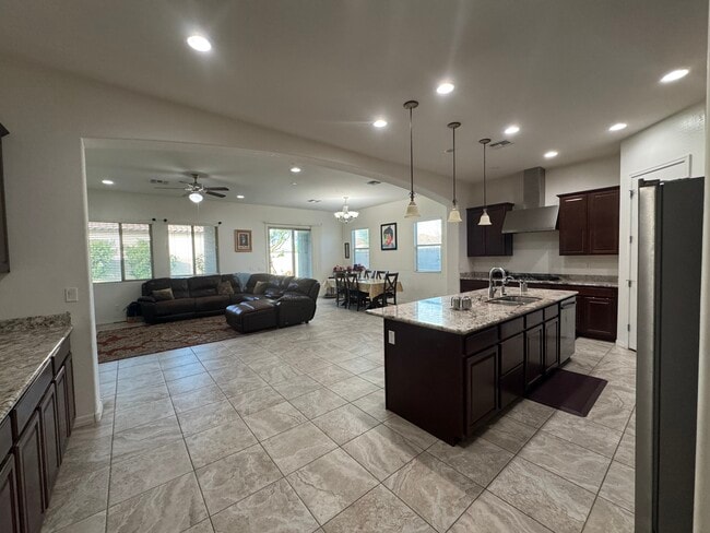 Building Photo - 4070 S Pearl Dr