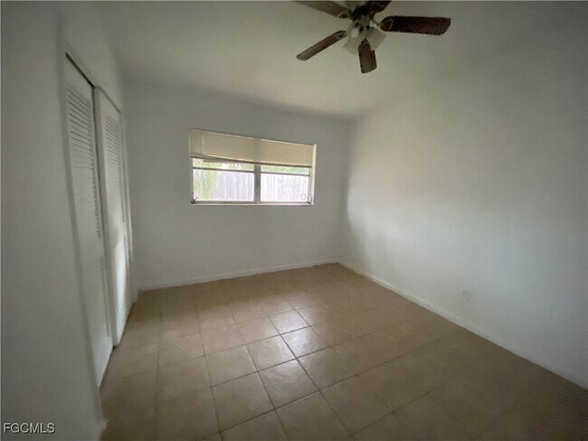 Building Photo - 15 Vineyard St