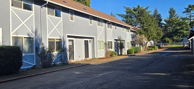 Building Photo - NOW $2,399 (Was $2,599) + $500 OFF First Month if You Move in by April 1!