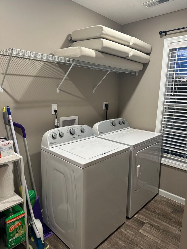 Building Photo - Maryville 37803 - 3 bedroom, 2.5 bath home - Contact Tanner Fee (865) 850-5103