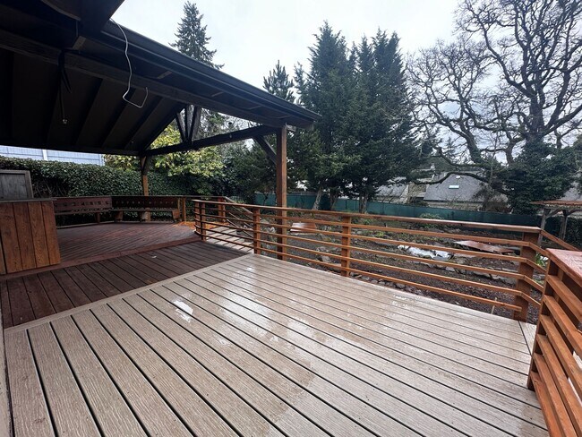 Building Photo - *Coming soon* 3 Bedroom 1.5 Bath Single Family Home