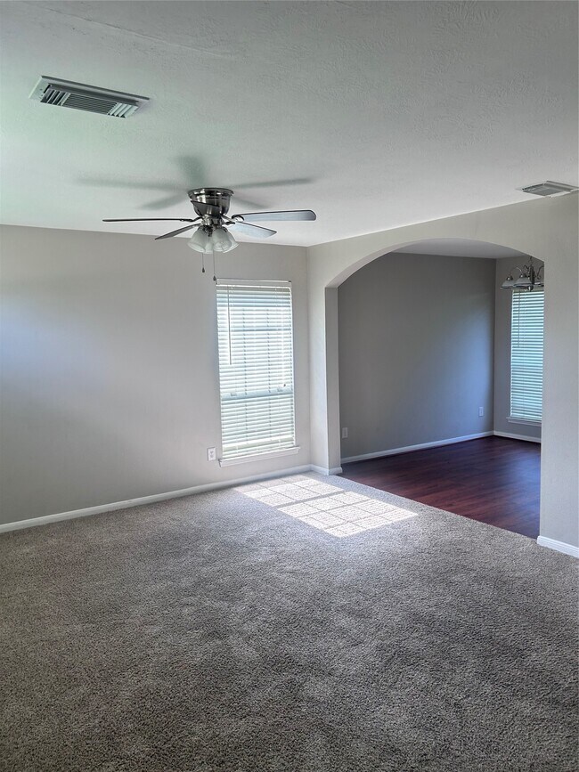 Building Photo - 1606 Misty Fawn Ln