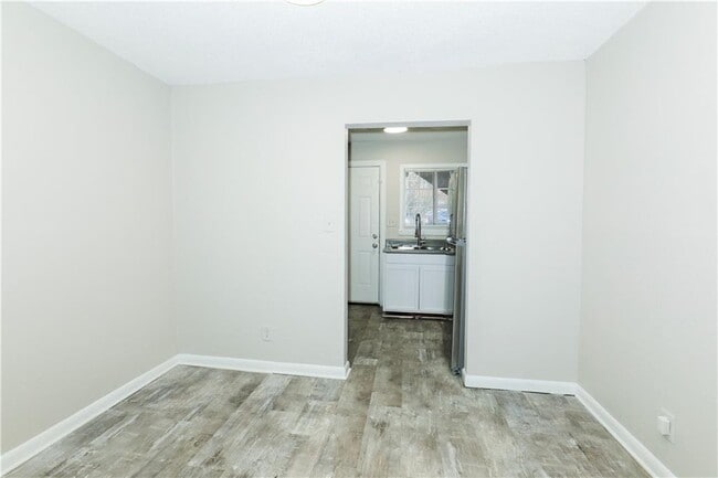 Building Photo - 2055 Alison Ct SW