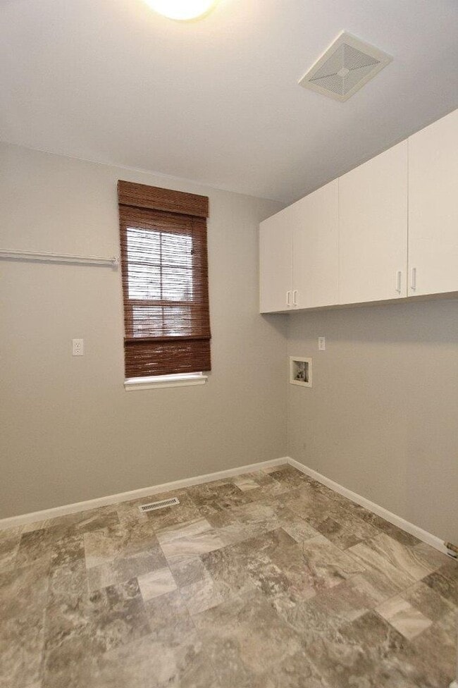 Building Photo - Elegant Home in Hobble Creek!