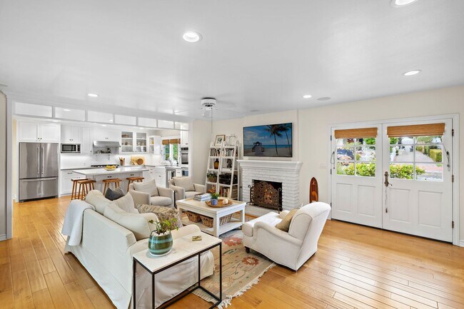 Building Photo - 806 S Ola Vista