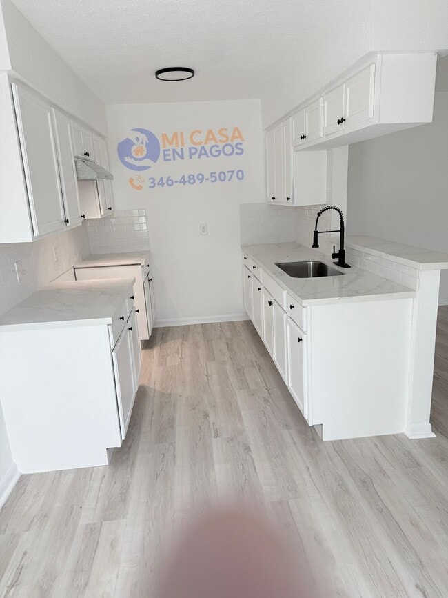 Building Photo - Gorgeous all renovated Home in Houston, TX!.