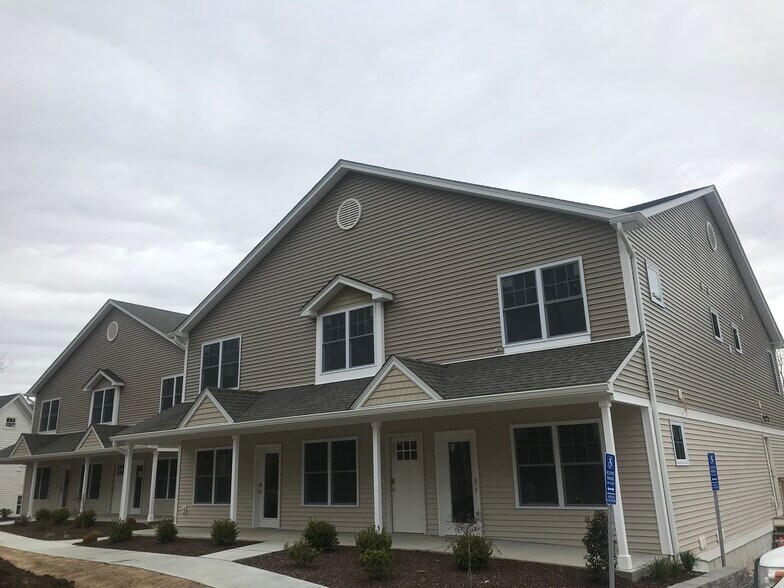 Building Photo - 283 Boston Post Rd