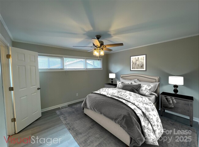 Building Photo - 1607 Russell Ave