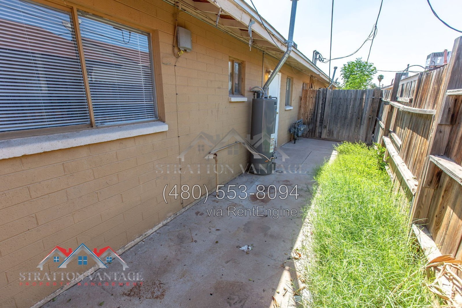 Building Photo - 2028 N 26th Pl
