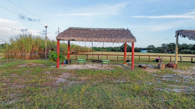 Building Photo - 3640 SW 22nd St