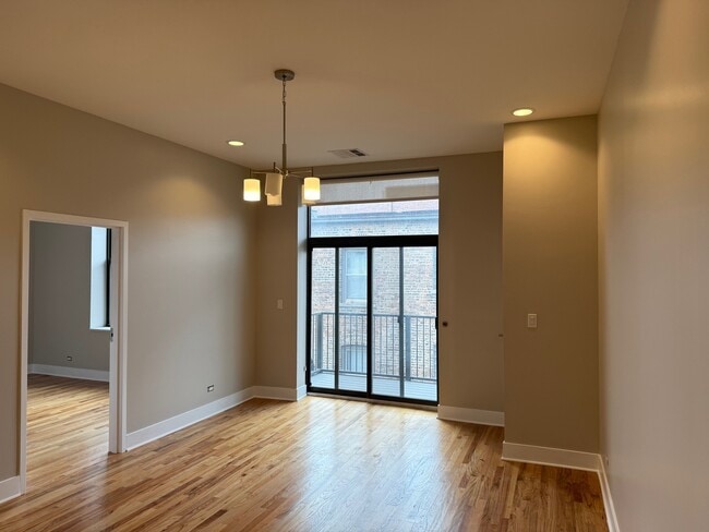 Building Photo - 3122 N Broadway