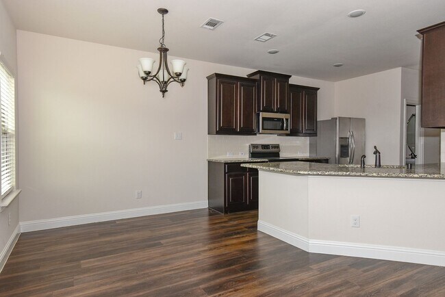Building Photo - 6819 Jade Dr