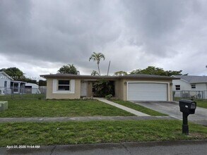 Building Photo - 9410 NW 24th Pl