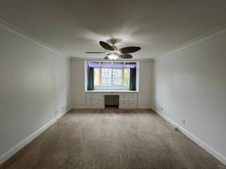 Building Photo - 512 Esplanade