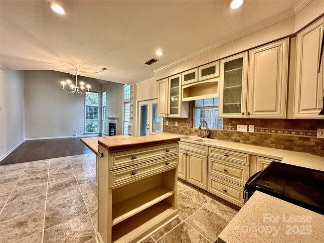 Building Photo - 126 Lake Davidson Cir