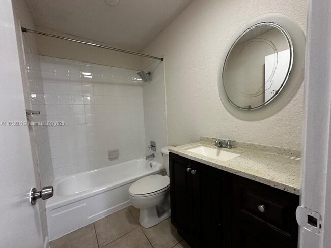 Building Photo - 4876 NW 9th Dr
