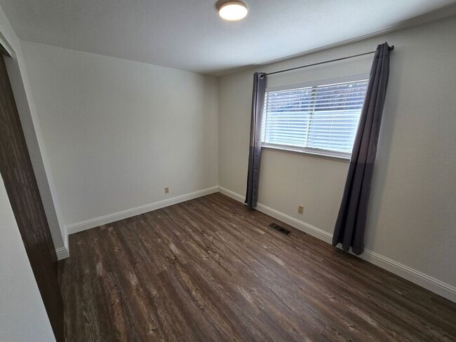 Building Photo - Cozy Home in Northwest Reno Conveniently Located!