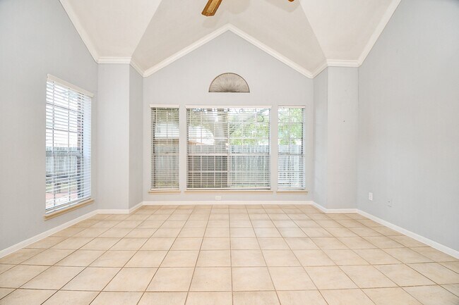 Building Photo - 6335 Oakburl Ln