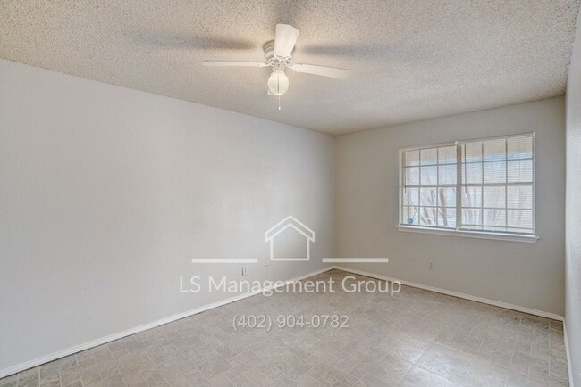 Building Photo - 7517 Oak Chase