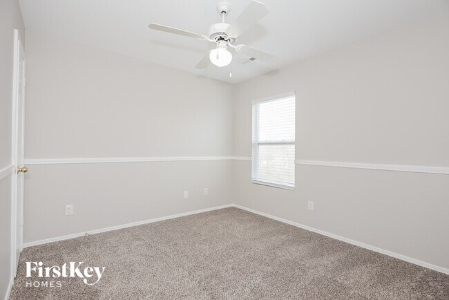 Building Photo - 937 Willow Wind Dr
