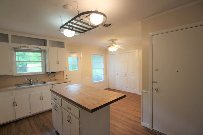 Building Photo - Coming Soon! Beautiful 4 Bedroom, 2 Bathro...