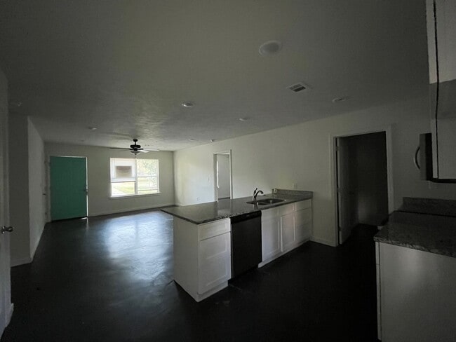 Building Photo - 7005 Gibson Rd