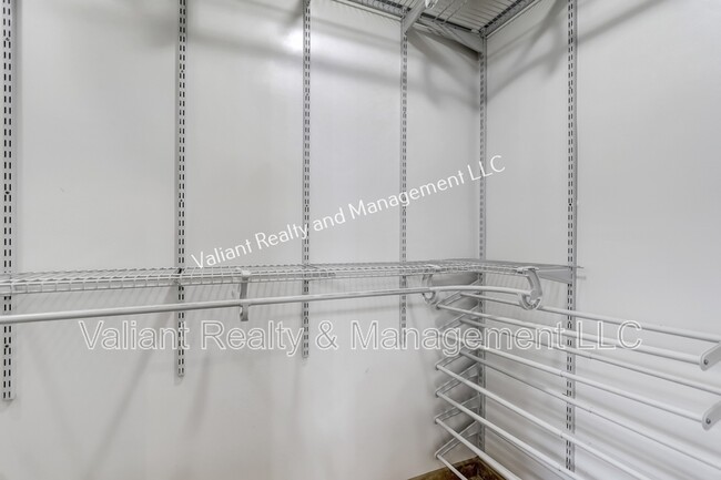 Building Photo - 6271 Townsend Rd