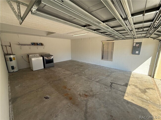 Building Photo - 9612 N Jackson Way