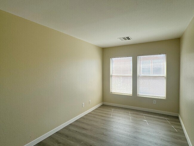 Building Photo - 8305 Golden Amber St