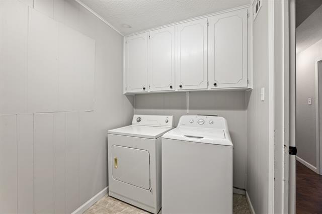 Building Photo - 8009 Northbrook Dr