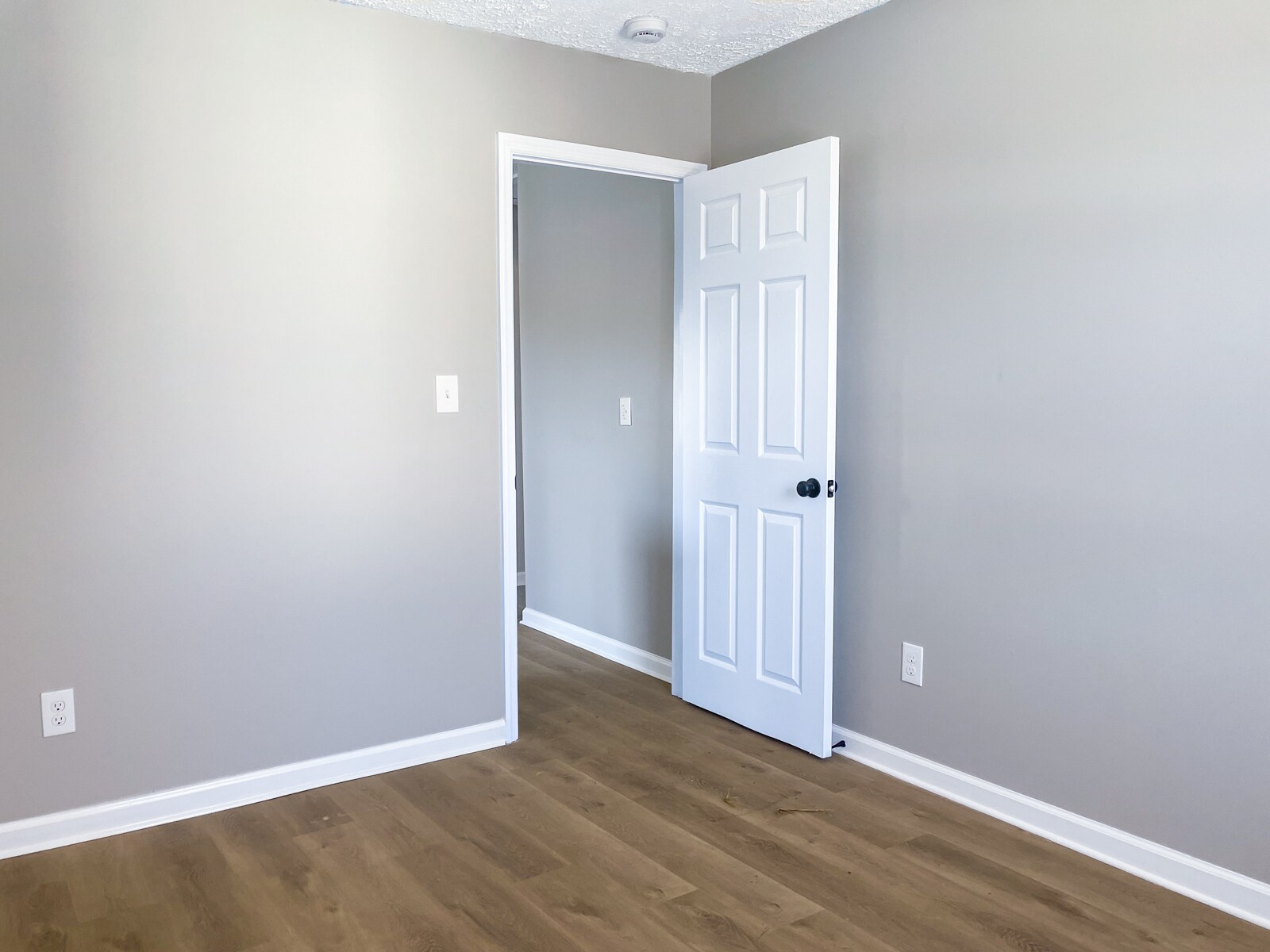 Building Photo - 2312 E 14th St