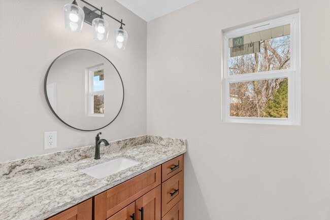 Building Photo - 41 Whitley Ln