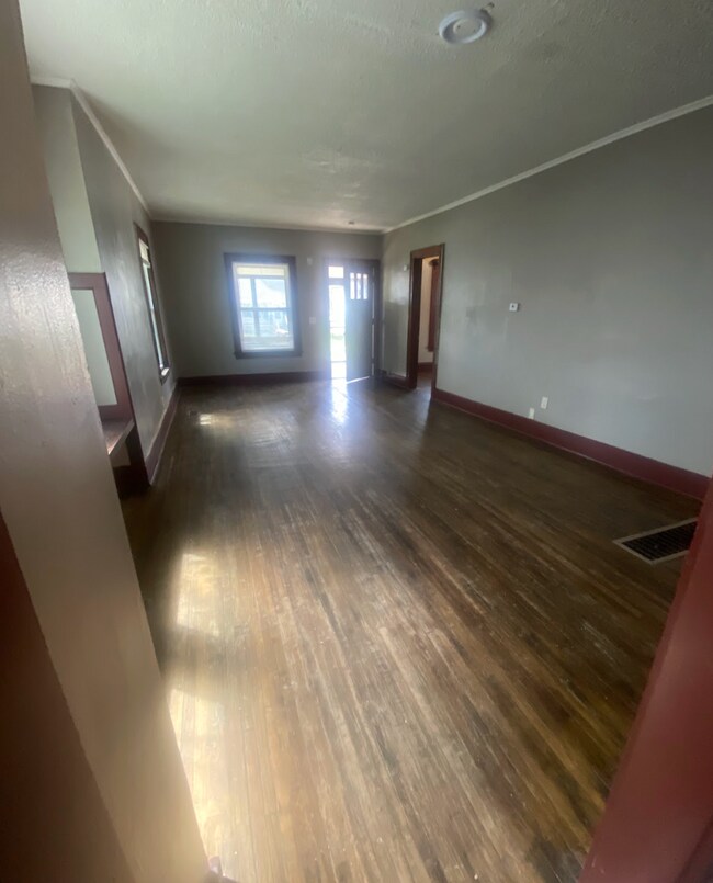 Building Photo - 3522 N Bryant Ave