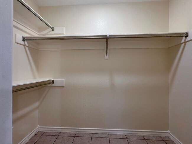 Building Photo - 304 Anthony Ln