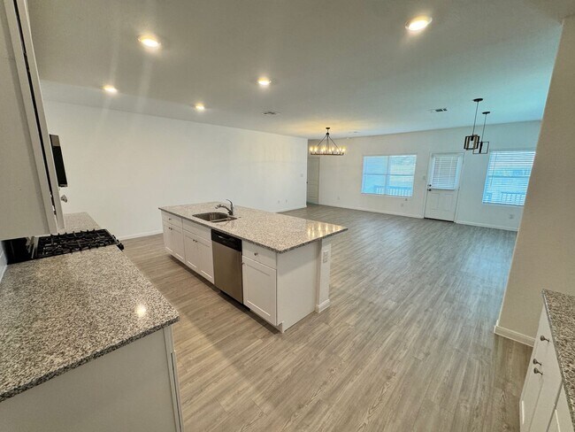 Building Photo - Modern Comfort & Style in This 2022-Built ...