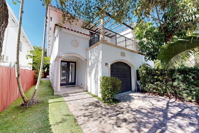 Primary Photo - 3180 New York St