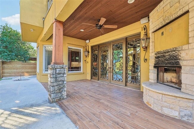 Building Photo - Incredible Unique Downtown Estate
