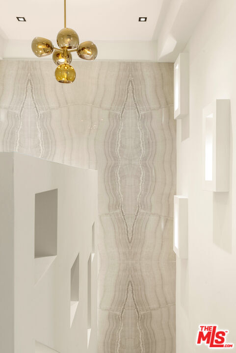 Building Photo - 1021 N Ogden Dr