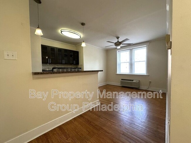 Building Photo - 437 W School House Ln