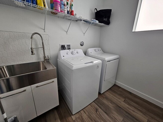 Building Photo - 1974 Wandering Willow Wy